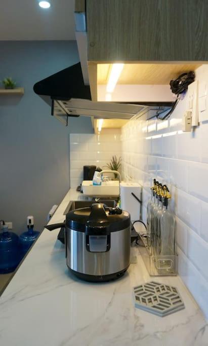 The Fika Room Near Mnl Airport - Scandi Studio Unit With Fast Wi-Fi & Netflix - Read Full Property Desc Before Booking Manila Exteriör bild